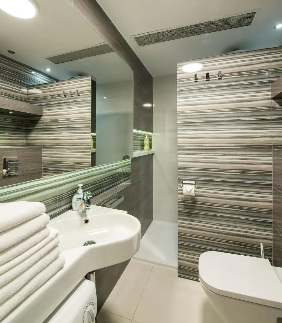 *** アパートホテル Parkside Apartments Old Town クラクフ ポーランド
